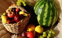 Bulmaca Basket with fruits