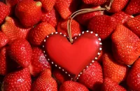Jigsaw Puzzle Strawberry Heart