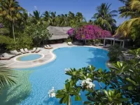 Slagalica Maldives pool Boone