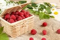 Quebra-cabeça Raspberries in the basket