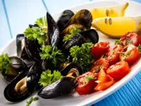 Слагалица Mussels with vegetables