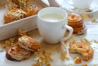 Слагалица Milk and biscuits