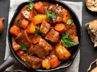 Bulmaca Meat in a pan