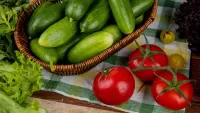 Quebra-cabeça Cucumbers and tomatoes