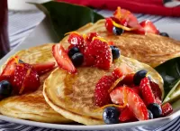 Jigsaw Puzzle Pancakes in berries