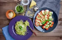 Jigsaw Puzzle Pasta and caprese