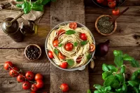 Слагалица Pasta with tomatoes