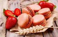 Jigsaw Puzzle Cookies and strawberries