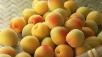Puzzle peaches