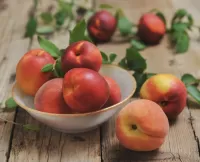 Slagalica Peaches and nectarines
