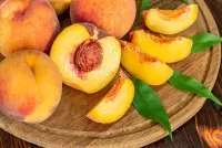 Rompicapo Peaches on a tray