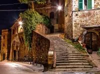 Slagalica Perugia at night