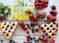 Puzzle Pie and berries