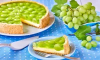 Jigsaw Puzzle Pie with grapes