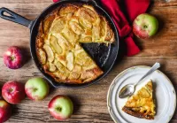 Jigsaw Puzzle Pie with apples