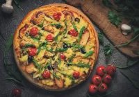 Zagadka Pizza with tomatoes