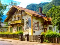 Puzzle Painted house