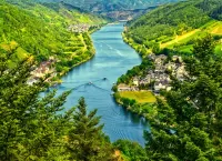 Quebra-cabeça The River Moselle