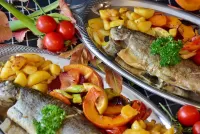 Слагалица fish and potatoes