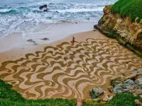 Puzzle Sand drawing