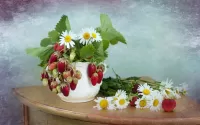Jigsaw Puzzle Chamomile and strawberries