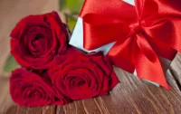 Quebra-cabeça Roses and gift