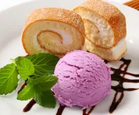 Slagalica Roll and ice cream