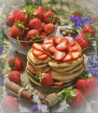 Jigsaw Puzzle With strawberry