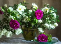 Bulmaca Rosehip in a vase