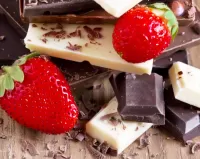 Puzzle Chocolate and strawberries
