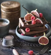 パズル Chocolate waffles with berries