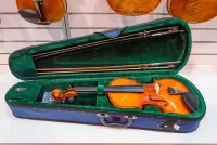 Zagadka Violin in box