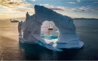 Jigsaw Puzzle Through the iceberg