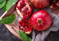 Jigsaw Puzzle Ripe pomegranate