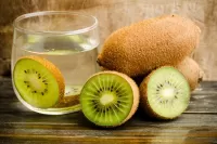 Puzzle A glass and kiwi