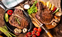Jigsaw Puzzle Steak with vegetables