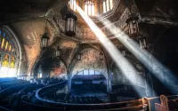 Zagadka The light in the Church