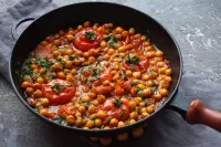 Jigsaw Puzzle Tomatoes and chickpeas
