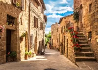 Rompicapo Tuscan village