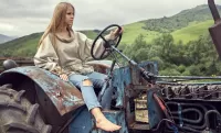 Jigsaw Puzzle Tractor driver
