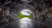 Zagadka The tunnel