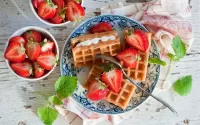 パズル Waffles with strawberries