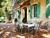 Puzzle Villa in Provence