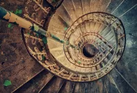 Jigsaw Puzzle Spiral staircase