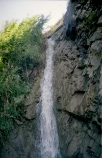 Пазл водопад в горах