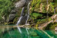 Quebra-cabeça Waterfall in Slovenia