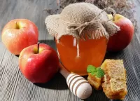 Jigsaw Puzzle Apples and honey