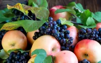 Jigsaw Puzzle Apples and grapes
