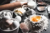Zagadka Eggs and flour