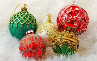Puzzle Christmas tree balls